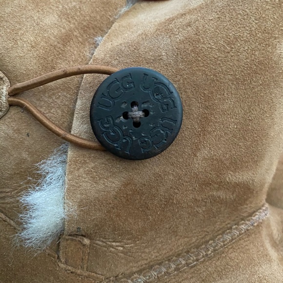 UGG chestnut bailey button boot - Picture 2 of 4
